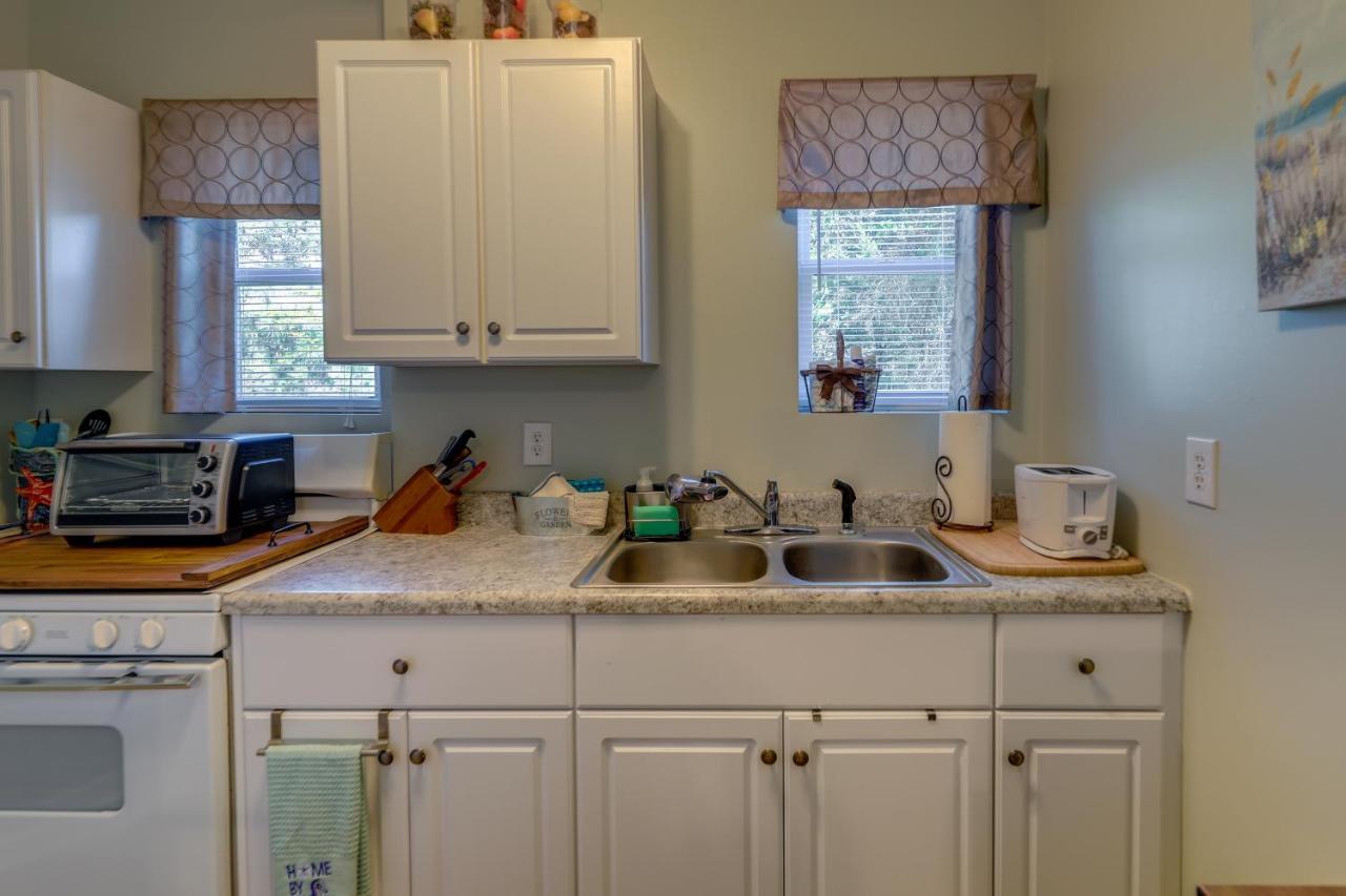 Sneads Ferry Vacation Rental Studio With Water Views Bagian luar foto