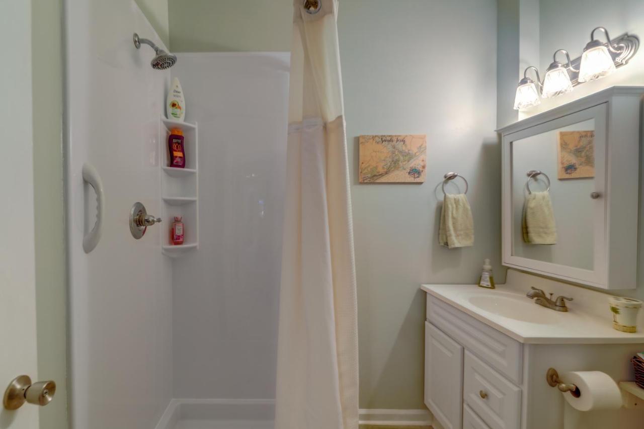 Sneads Ferry Vacation Rental Studio With Water Views Bagian luar foto