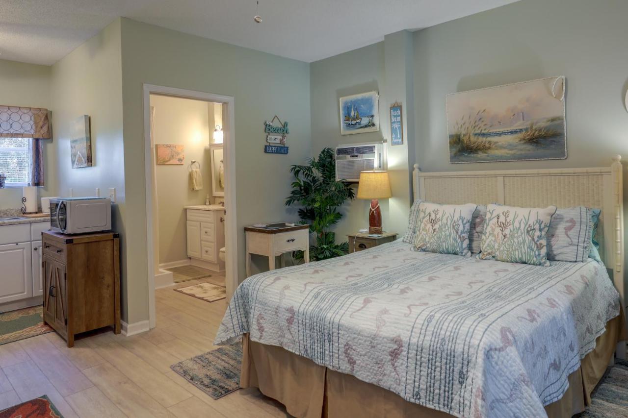Sneads Ferry Vacation Rental Studio With Water Views Bagian luar foto